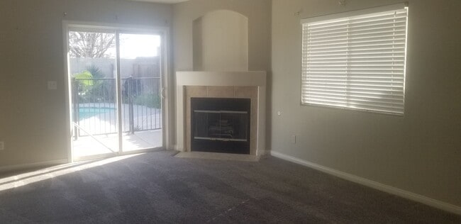 259 Sunny Meadow Dr in Bakersfield, CA - Building Photo - Building Photo