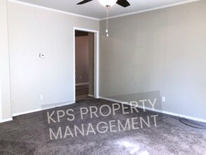 1151 Richmond S in Wichita, KS - Building Photo - Building Photo