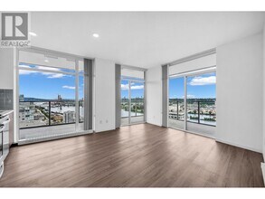 900-3900 Carnarvon St in New Westminster, BC - Building Photo - Building Photo