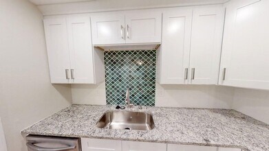 7216 7th Ave N in St. Petersburg, FL - Building Photo - Building Photo