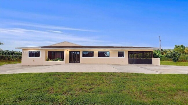 25600 SW 157th Ave in Homestead, FL - Building Photo - Building Photo