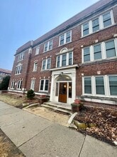 1725 E Park Place in Milwaukee, WI - Building Photo - Building Photo