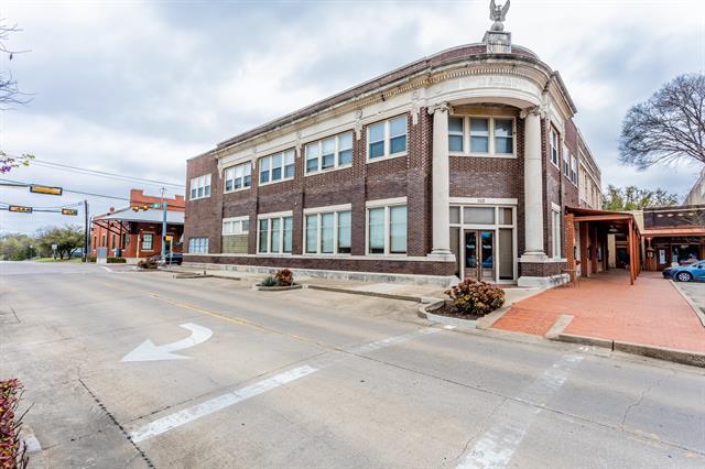103 Historic Town Square in Lancaster, TX - Building Photo