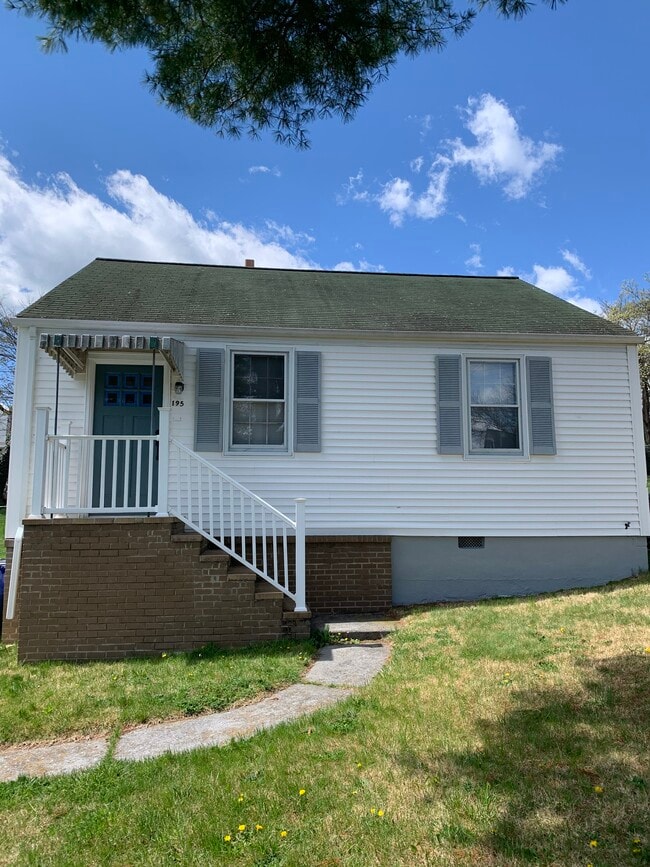 195 Clearview Dr in Christiansburg, VA - Building Photo - Building Photo