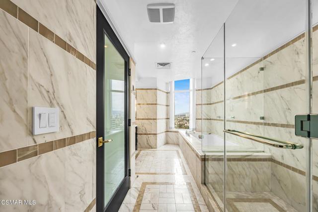 1 W Century Dr in Los Angeles, CA - Building Photo - Building Photo