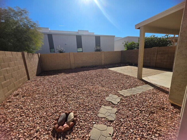 10617 W Coronado Rd in Avondale, AZ - Building Photo - Building Photo