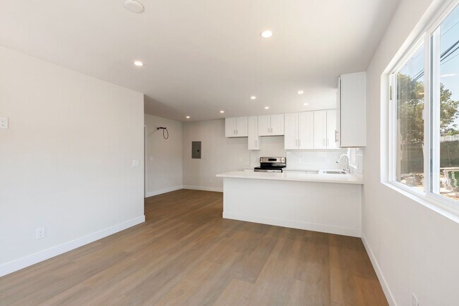 6327 Brooklyn Ave in San Diego, CA - Building Photo - Building Photo