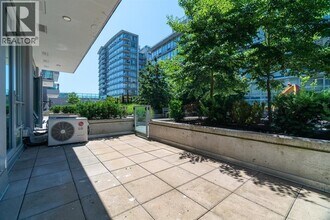 5599 Cooney Rd. in Richmond, BC - Building Photo - Building Photo