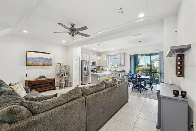 6324 Camino Dr in Apollo Beach, FL - Building Photo - Building Photo
