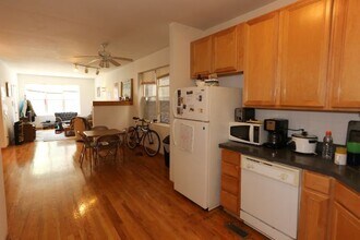 1033 N Mozart St, Unit A01W in Chicago, IL - Building Photo - Building Photo