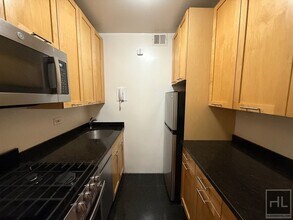 EAST 55 STREET in New York, NY - Building Photo - Building Photo