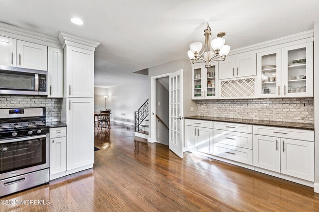property at 10 Chestnut Ridge Rd