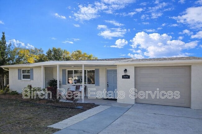 5171 Greenwood St in New Port Richey, FL - Building Photo - Building Photo