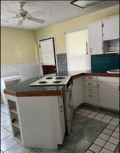 1135 Harwood Rd in Des Peres, MO - Building Photo - Building Photo