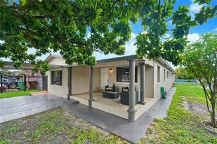 1321 W 2nd Ave in Hialeah, FL - Building Photo