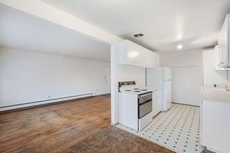 570 Ward St in Seattle, WA - Building Photo - Building Photo