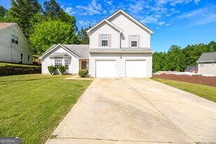 7220 Mahogany Dr in Fairburn, GA - Building Photo
