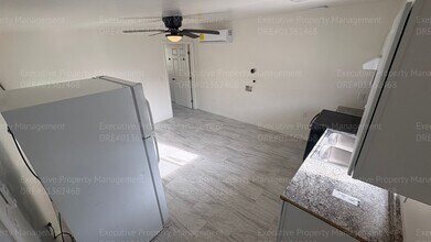 1118 Chico St in Bakersfield, CA - Building Photo - Building Photo