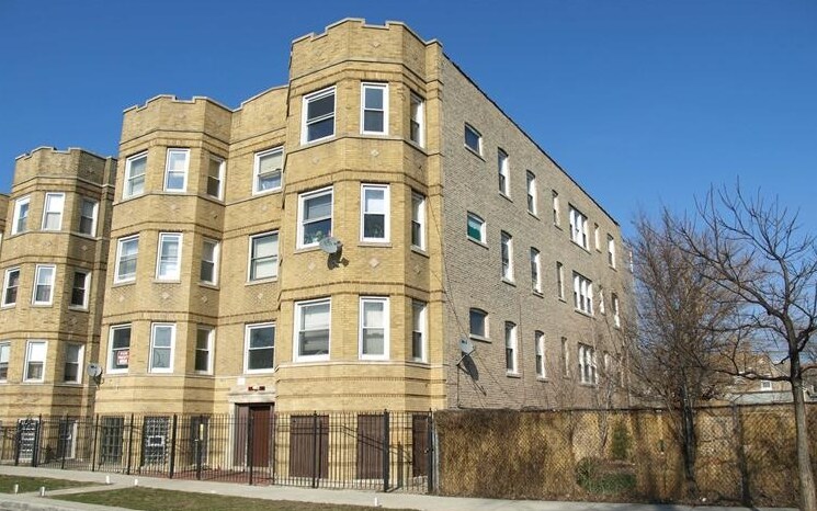 1117 N Christiana Ave in Chicago, IL - Foto de edificio