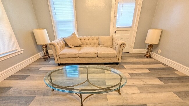 710 Mulberry St in Utica, NY - Foto de edificio - Building Photo