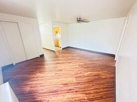 Ellsworth Towers in Pittsburgh, PA - Building Photo