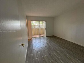 8500 SW 109th Ave in Miami, FL - Building Photo - Building Photo