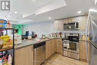 814-814 Glencairn Ave in Toronto, ON - Building Photo - Building Photo