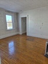 32 Brown St in Waltham, MA - Building Photo - Building Photo