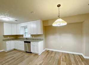 6341 Spout Springs Rd in Flowery Branch, GA - Building Photo - Building Photo