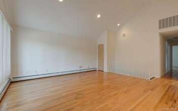 11 7th St in Bayville, NY - Building Photo - Building Photo