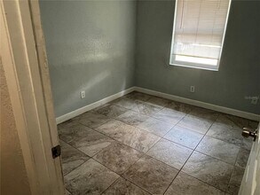 920 Maydell Dr in Tampa, FL - Building Photo - Building Photo