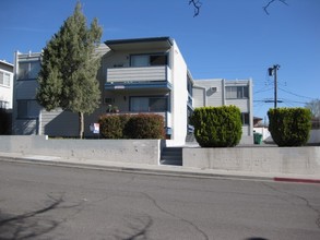 1355 Carlin St in Reno, NV - Building Photo - Building Photo