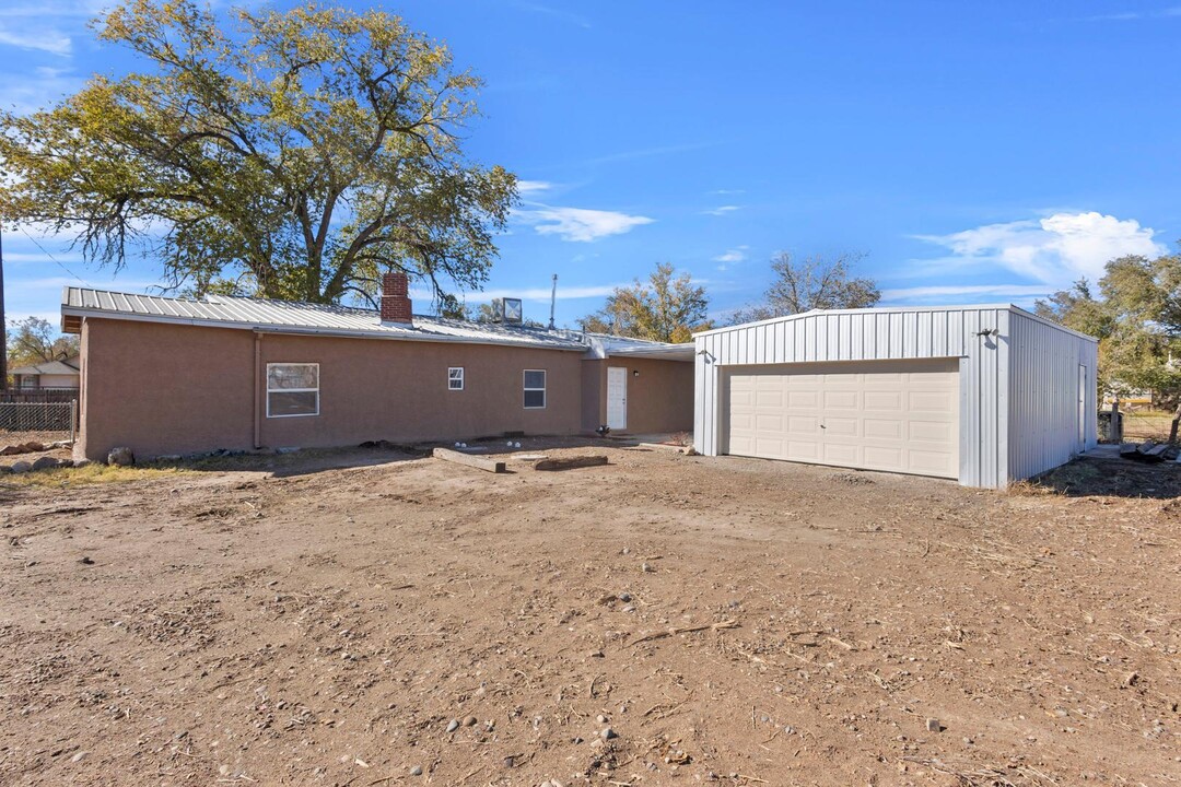 17 Jose I Garcia Rd in Belen, NM - Building Photo