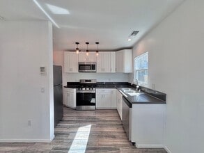 3774 S Gramercy Pl in Los Angeles, CA - Building Photo - Building Photo