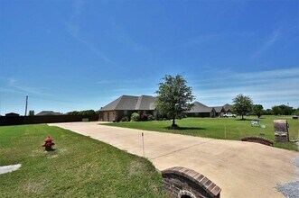 405 Obsidian Rd in Elgin, OK - Building Photo - Building Photo