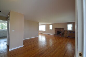 8 Chartier Cir in Newport, RI - Building Photo - Building Photo