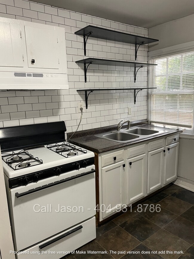 3289 Russell St in Hapeville, GA - Building Photo - Building Photo
