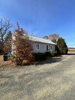 827 Main St in Amherst, MA - Building Photo