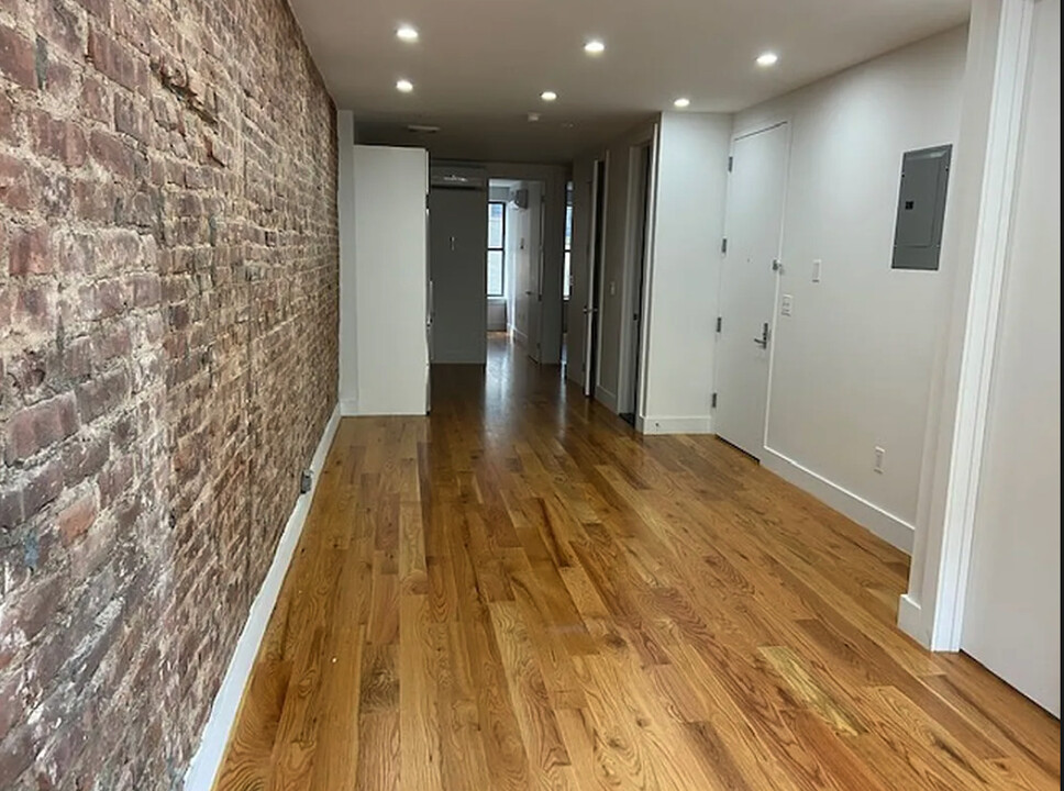 294 Rogers Ave in Brooklyn, NY - Building Photo