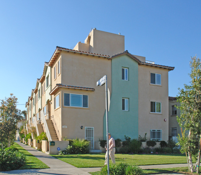 1069 S Wooster St in Los Angeles, CA - Foto de edificio - Building Photo