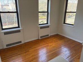 2 Greenridge Ave, Unit 1T in White Plains, NY - Foto de edificio - Building Photo