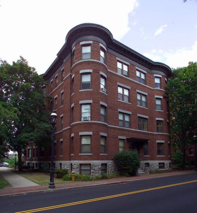 72 Pearl St in Springfield, MA - Foto de edificio