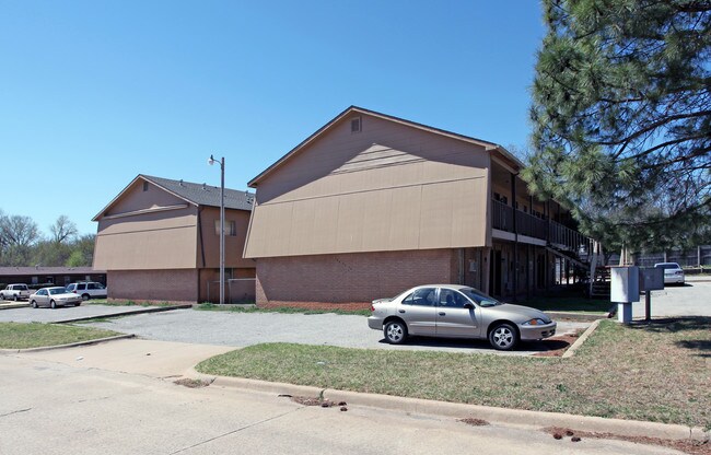 1217 Roosevelt Ave in Edmond, OK - Building Photo - Building Photo