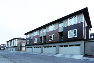 571-1106 Evanston Dr NW in Calgary, AB - Building Photo - Building Photo