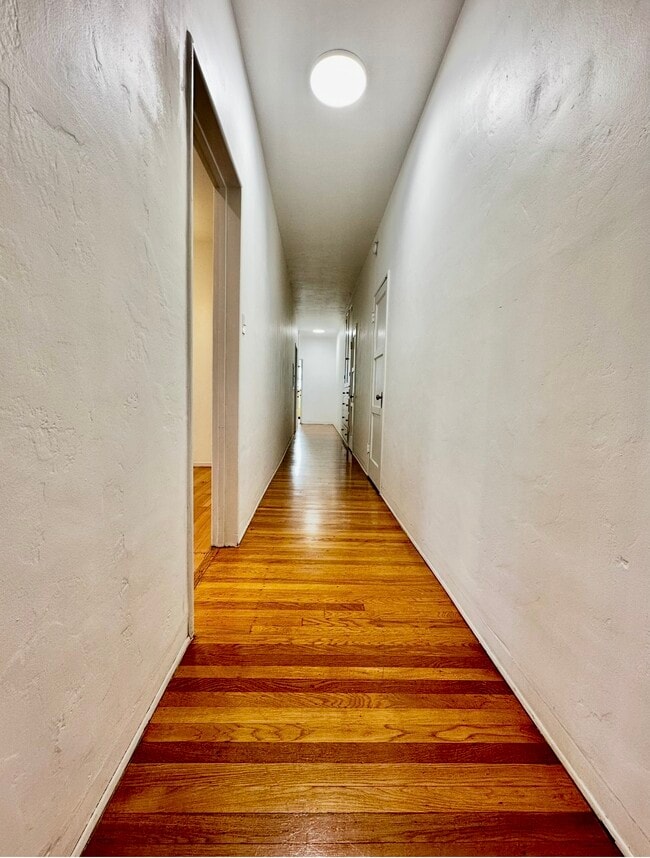 1104 E California Ave in Glendale, CA - Foto de edificio - Building Photo