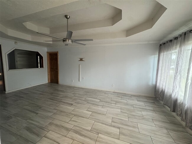 property at 702 Robin Cir