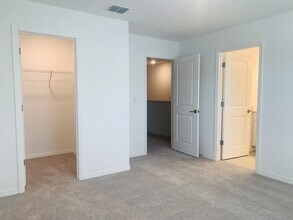 172 Riverfront Wy in Edgewater, FL - Foto de edificio - Building Photo