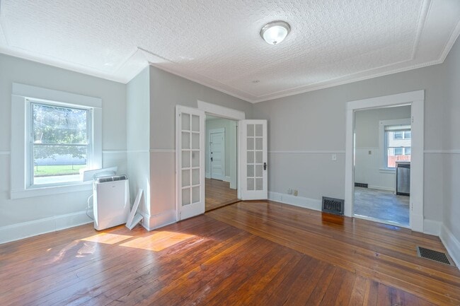182 Narragansett Blvd in Chicopee, MA - Building Photo - Building Photo