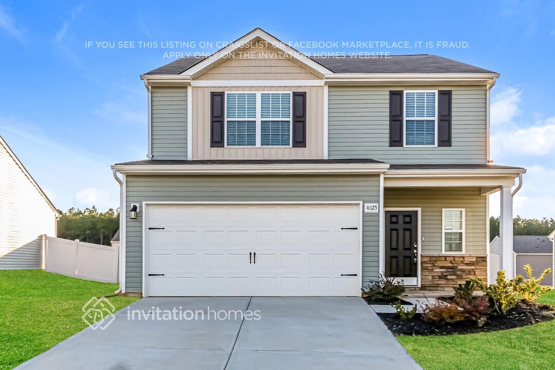 4025 One Mile Wy in Charlotte, NC - Building Photo