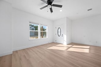 8412 Sunnyhill St in Houston, TX - Building Photo - Building Photo